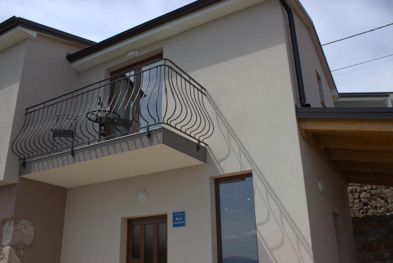Apartman Sara S Pogledom Na More Lovran Exterior foto