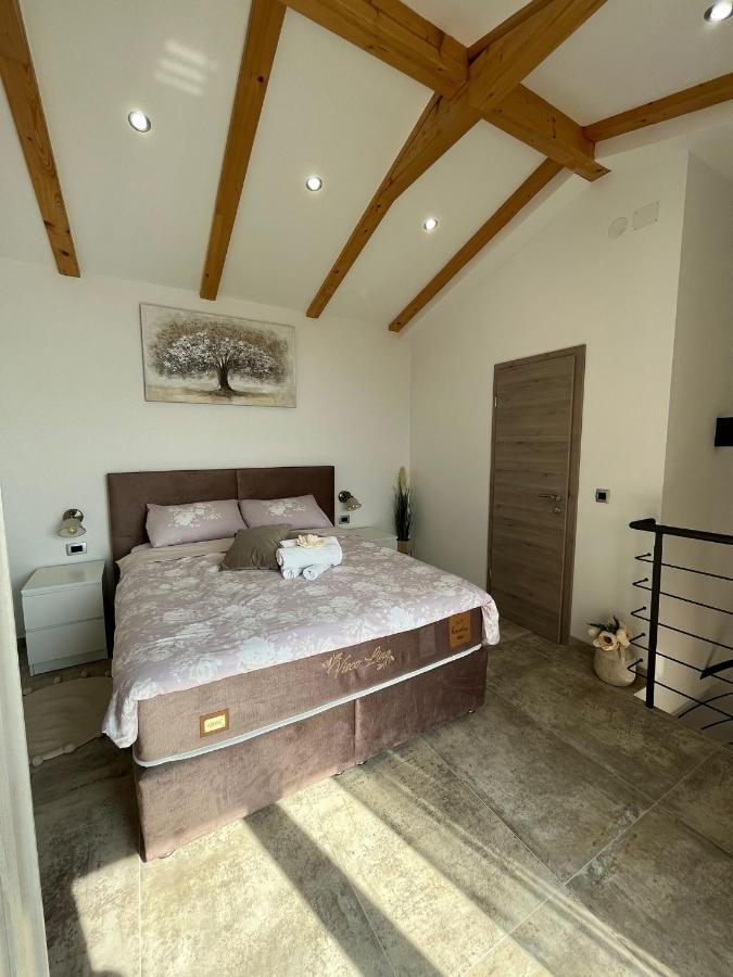 Apartman Sara S Pogledom Na More Lovran Exterior foto