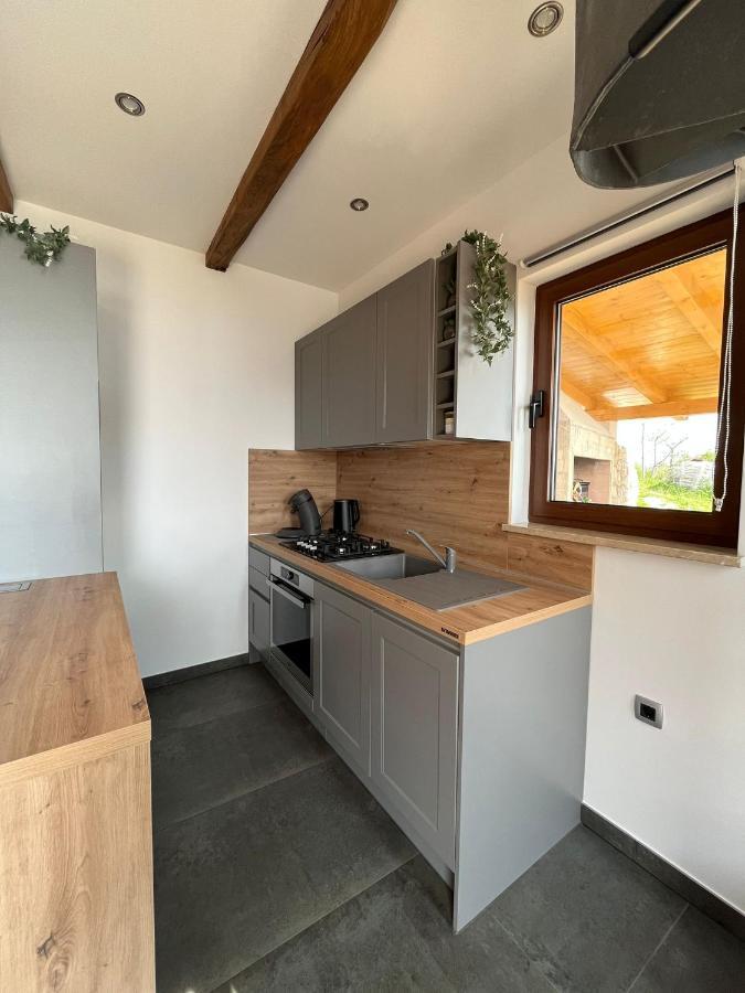 Apartman Sara S Pogledom Na More Lovran Exterior foto